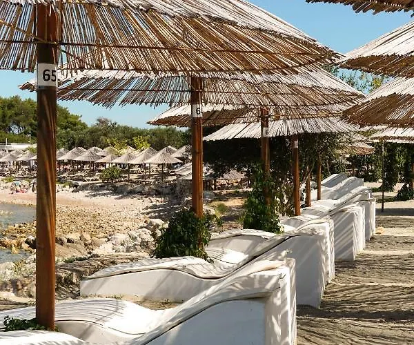 Apartment Punat شقة *