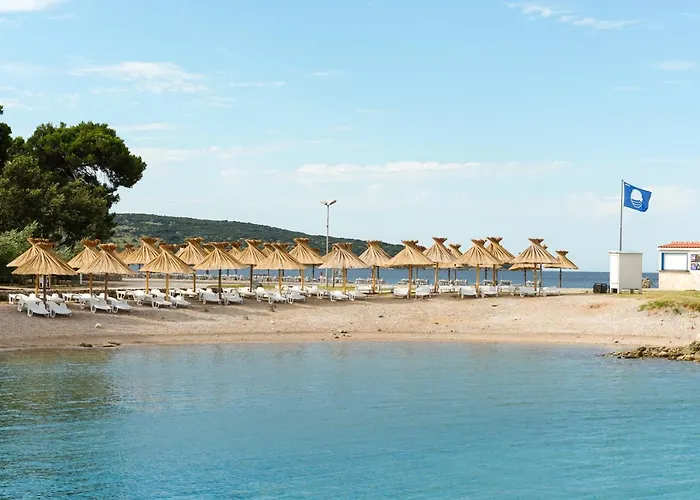 Apartment Punat شقة *