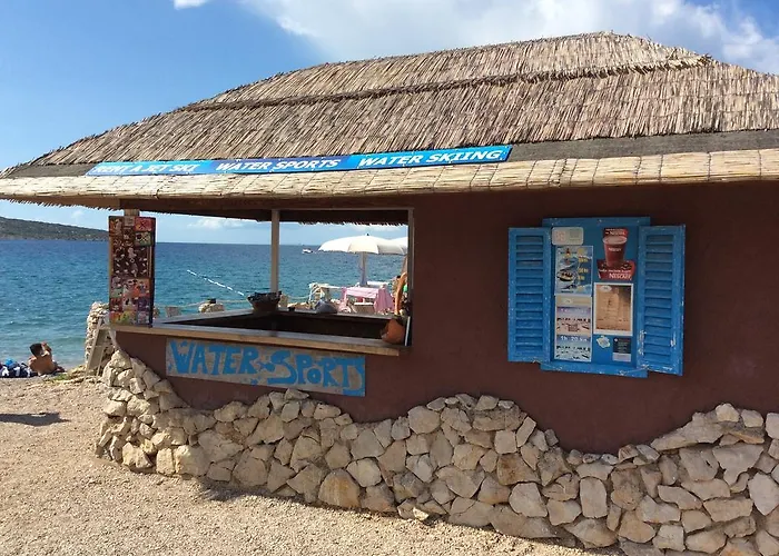 Apartment Punat شقة *